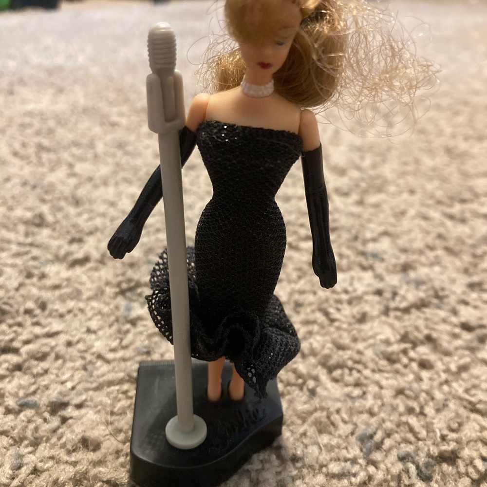 Lot of happy meal Barbie figures